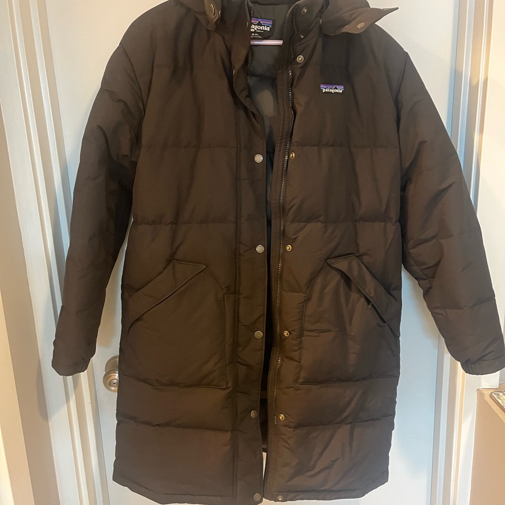 Patagonia woman’s Down Drift Parka Jacket- black